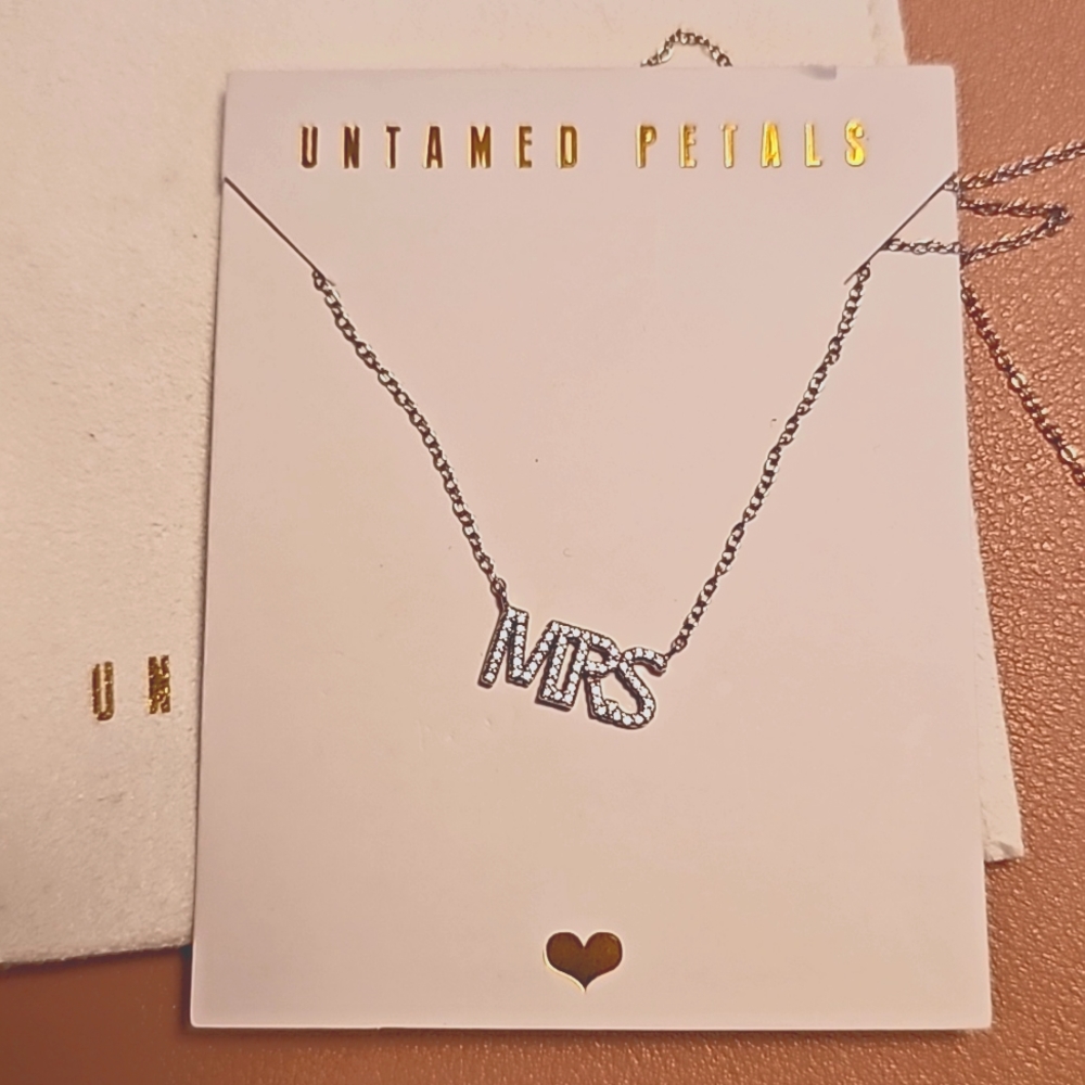 Untamed Petals MRS necklace pave
